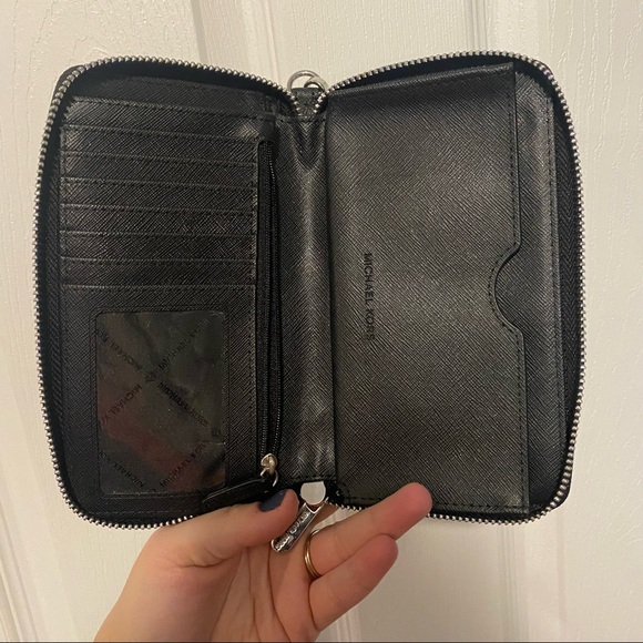 Michael Kors BUNDLE! jet set travel tote, wristlet and wallet set - Picture 8 of 13